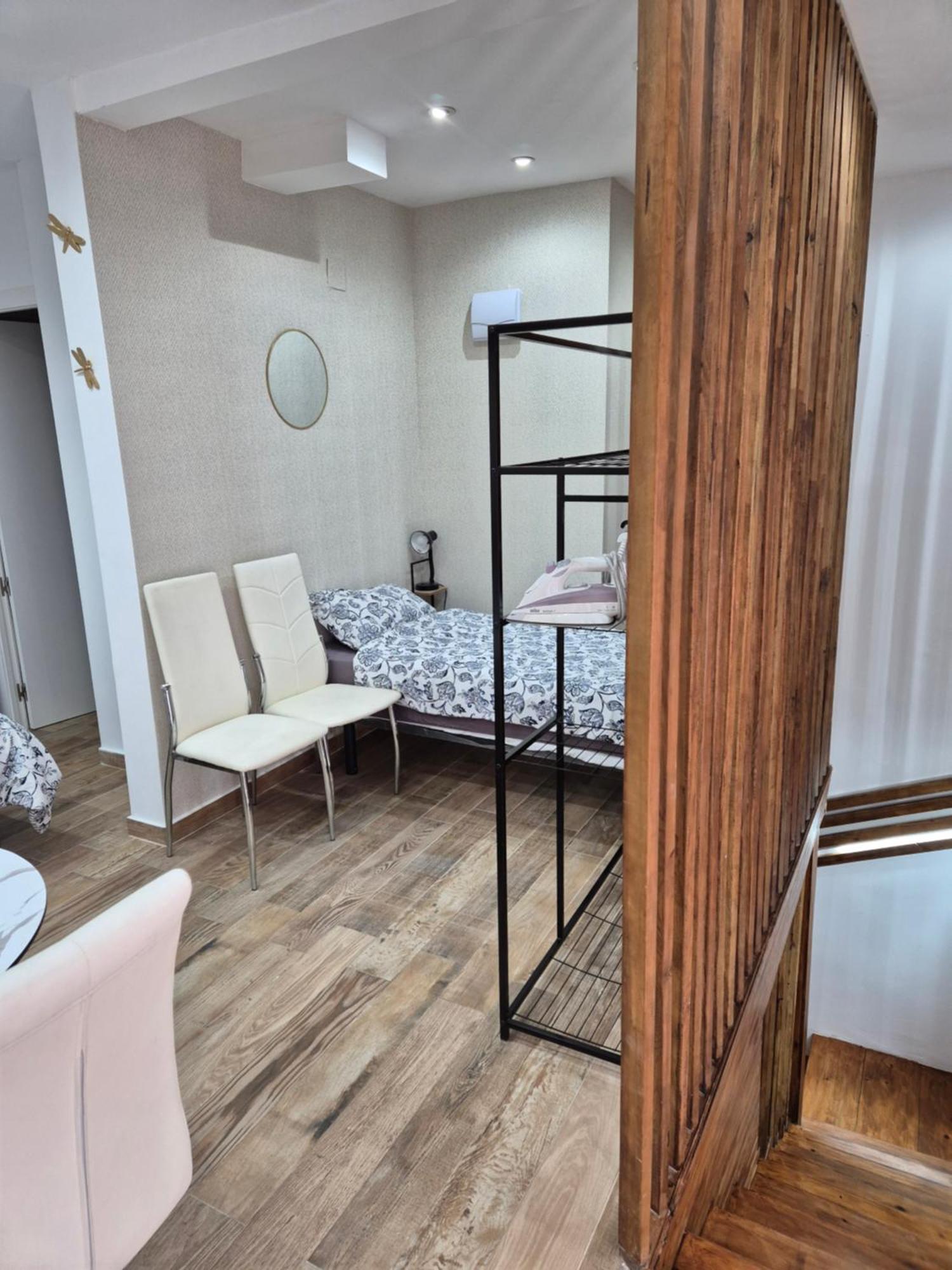 Centrum F Аликанте Стая снимка