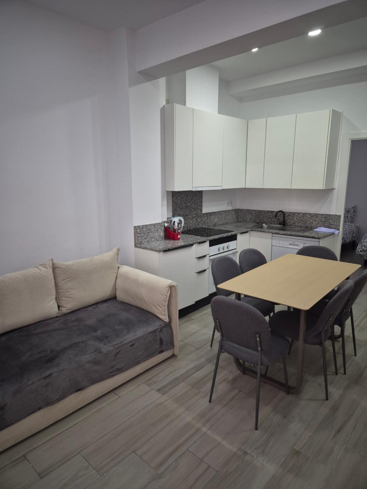 Centrum F Аликанте Стая снимка