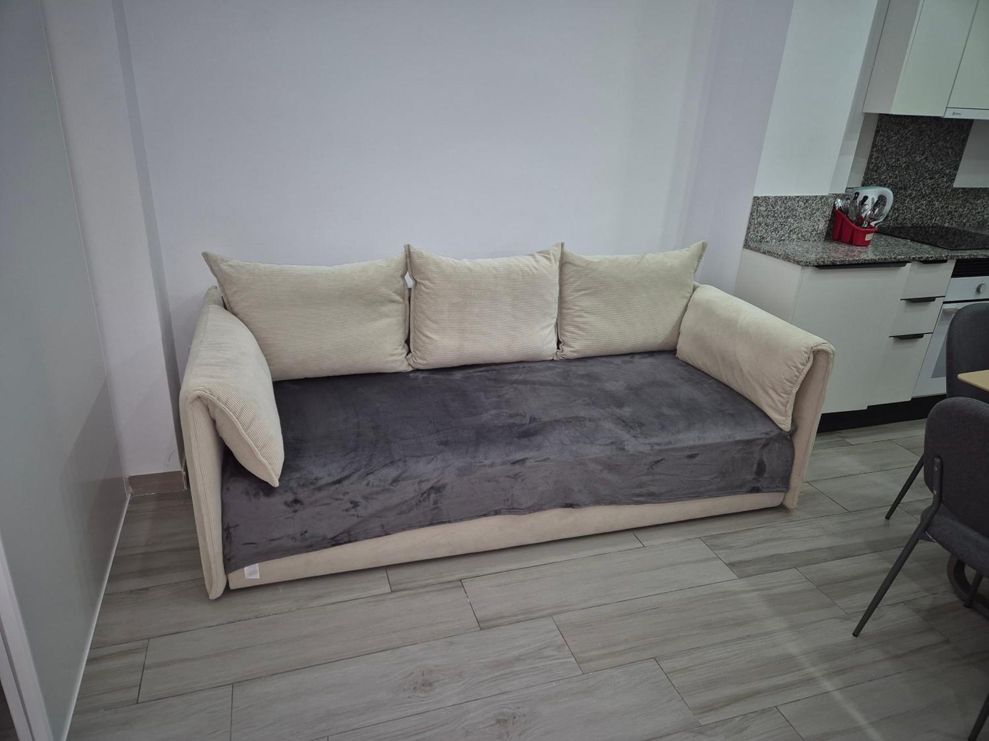 Centrum F Аликанте Стая снимка